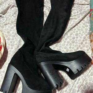 Elegant Black Women's Platform Boots